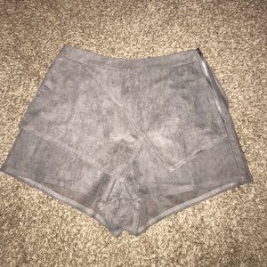 Gray suede skort. Size 8